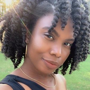 Meet your Posher, Dekeisha